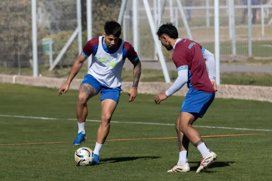 El Indio Fernández será titular ante Barracas Central.