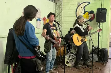 Músico mendocino sigue grave tras ataque: la familia busca testigos