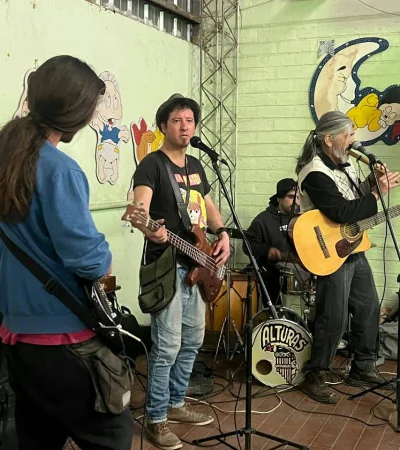 Mauco Cuello, es quien se ve en el centro.