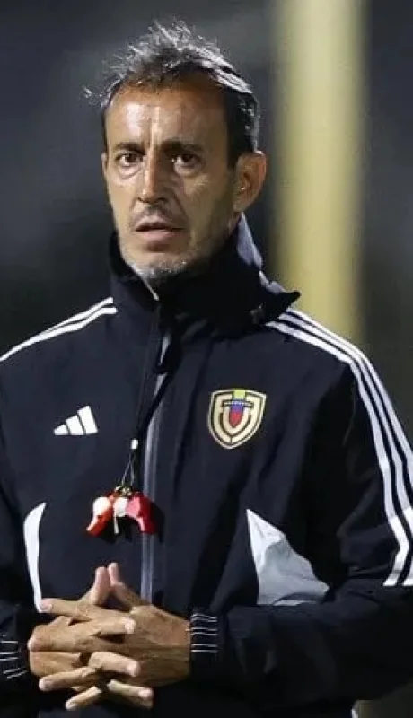 Al Bocha lo despidieron después de no lograr el pase al Mundial.