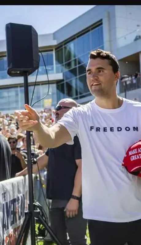 El treintañero era un referente para los jóvenes estudiantes de corte conservador y de pensamiento tradicionalista.