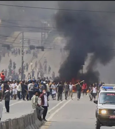 La pequeña nación del centro de Asia vive jornadas de violencia inusitada.