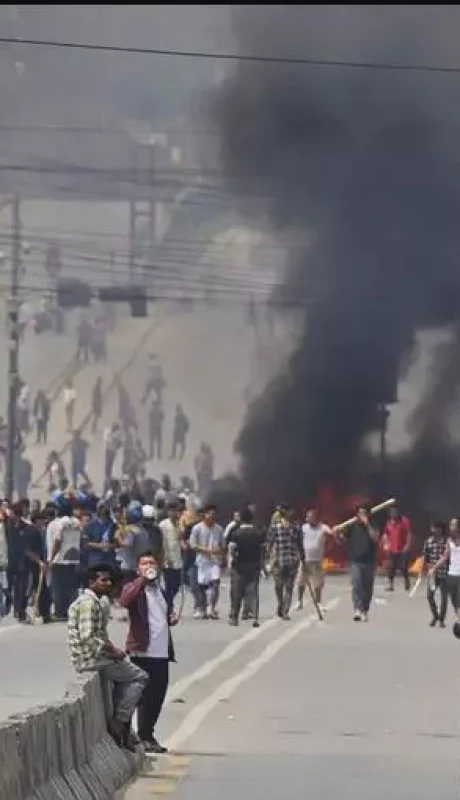 La pequeña nación del centro de Asia vive jornadas de violencia inusitada.