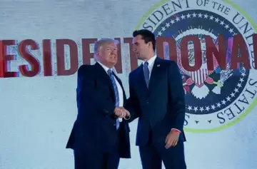 Quién era Charlie Kirk, el conservador y aliado de Trump asesinado de un disparo