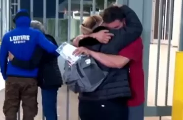 Cómo volvieron desde Estados Unidos los diez argentinos deportados por Trump