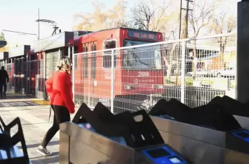 Metrotranvía suma paradores inteligentes y alcanza el 25% de avance en las obras