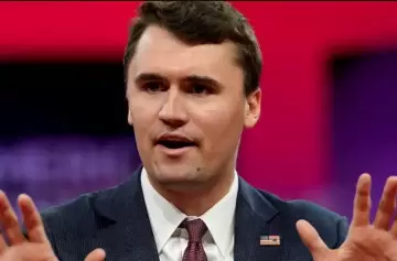 Se confirmó que el atacante de Charlie Kirk está prófugo después de hallarse su rifle