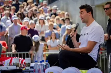 Charlie Kirk: el FBI publica video del principal sospechoso de su asesinato