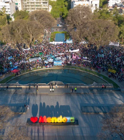 La UNCUYO vuelve a marchar en defensa de la universidad pública. (Prensa Universidad Nacional de Cuyo)