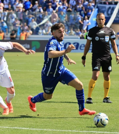 Auzmendi, delantero de Godoy Cruz.