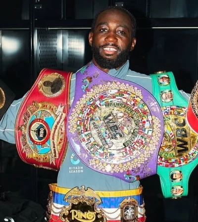 El estadounidense, de 37 años, se impuso en las tarjetas con fallo unánime./