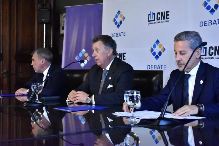 Los jueces de la CNE.