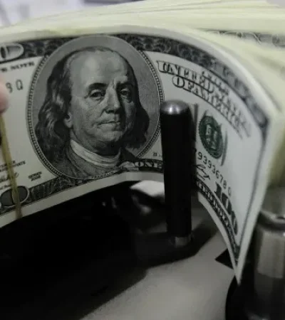 El Gobierno confía en su visión monetaria y considera que tiene el poder de fuego para controlar los rebotes de la divisa estadounidense.