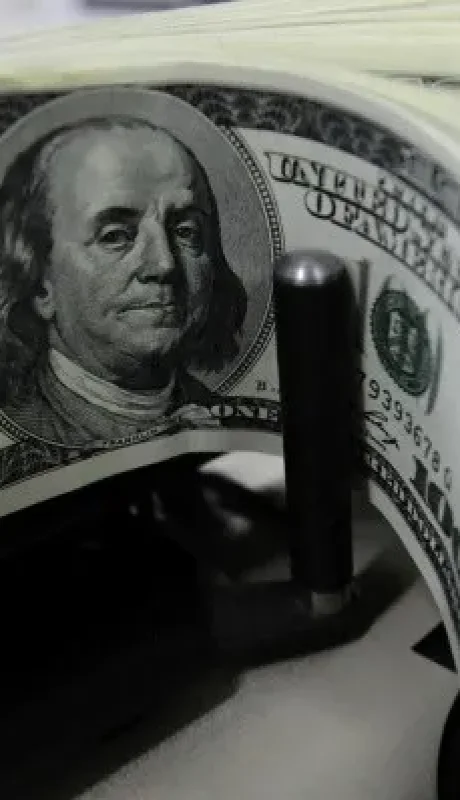 El Gobierno confía en su visión monetaria y considera que tiene el poder de fuego para controlar los rebotes de la divisa estadounidense.