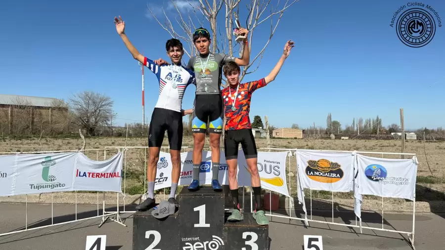 Los juveniles también se lucieron