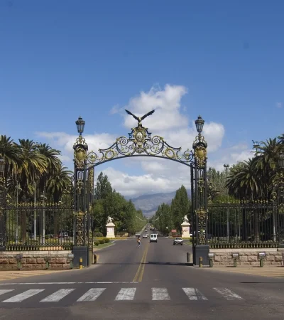 Portones del Parque San Martín/ Fuente: X Gobierno de Mendoza