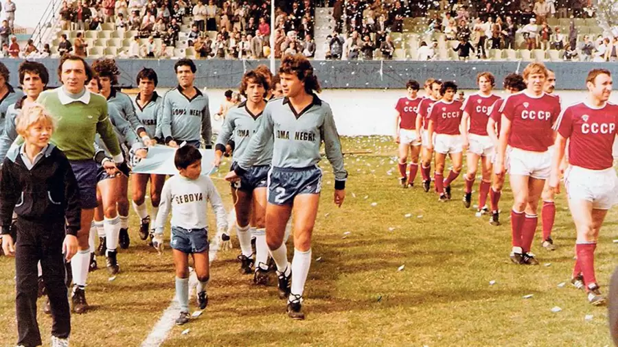 Loma Negra jugó un amistoso ante la Selección de la ex Unión Soviética.