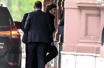 Milei convocó a una reunión de gabinete en plena marcha contra sus vetos