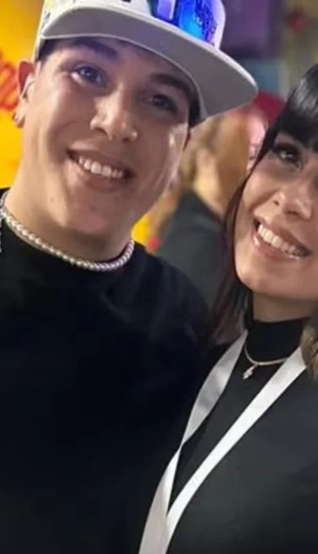 Thiago Medina junto a su hermana melliza Brisa.