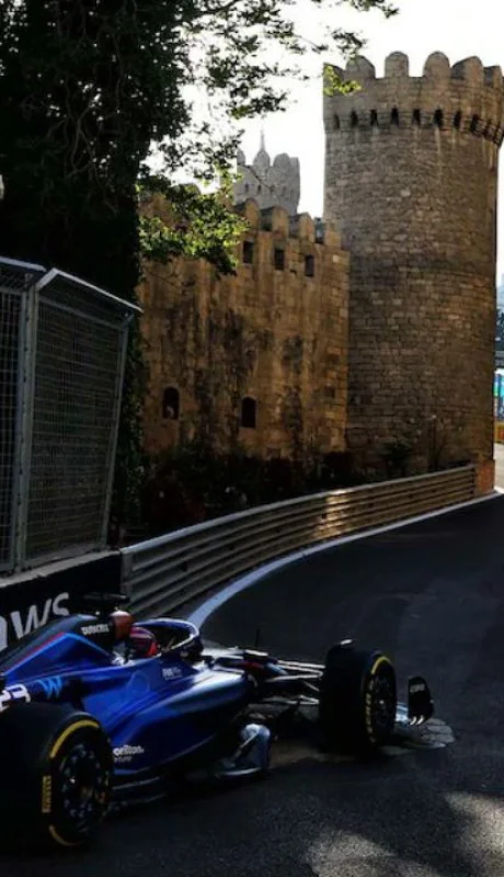 La temida curva 8 del circuito de Bakú.