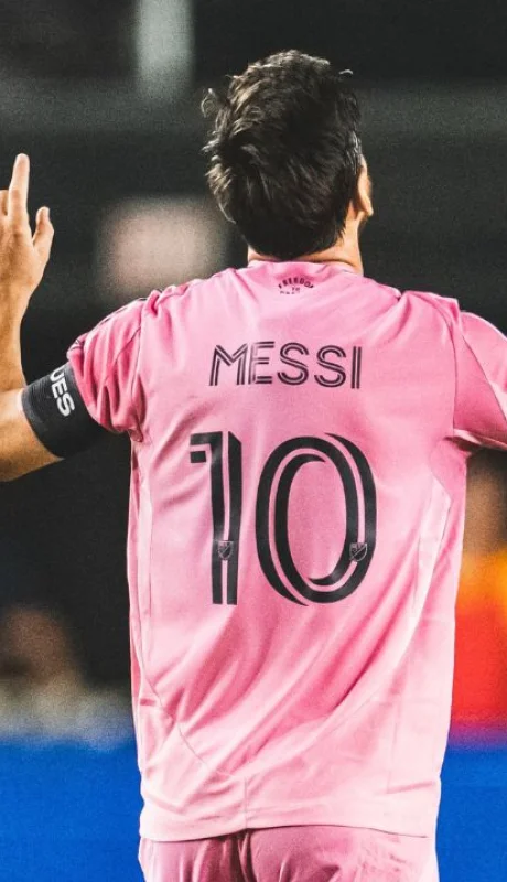 Lionel Messi agiganta su leyenda en el fútbol mundial.