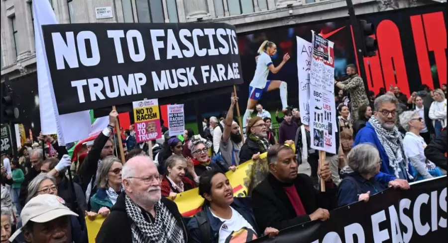 El grupo -Stop Trump- colmó el centro de Londres.