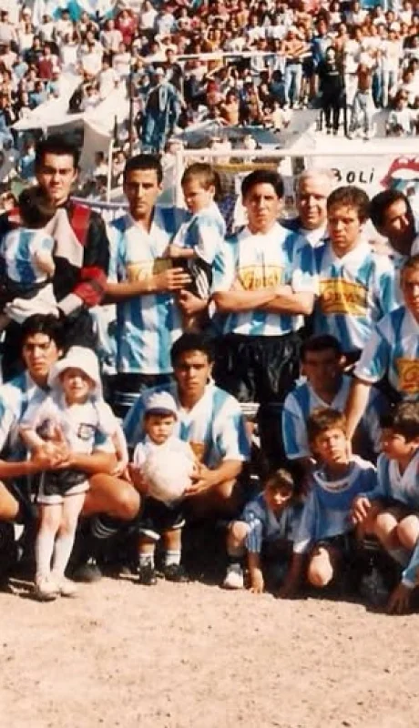 Una de las postales del campeón hace 30 años