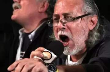 Dolor por la muerte de Walter Saavedra, "El poeta del gol"