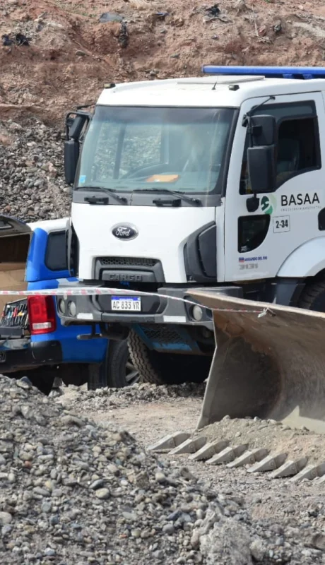 El cuerpo de una mujer fue encontrado en el basural de Neuquén, dentro de una cantera activa ubicada en la meseta de la ciudad./