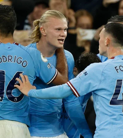 El Manchester arrancó con victoria