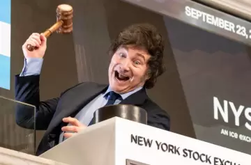 Gestiones urgentes para conseguir dinero de Estados Unidos para la deuda