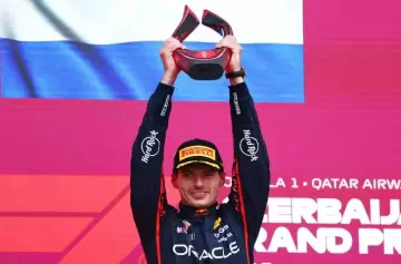 Max Verstappen se quedó con la carrera del  Gran Premio de Azerbaiyán
