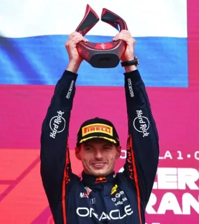 Max Verstappen se quedó con la carrera del  Gran Premio de Azerbaiyán