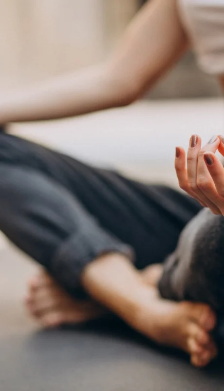 Descubre cómo el yoga transforma tu bienestar integral.
