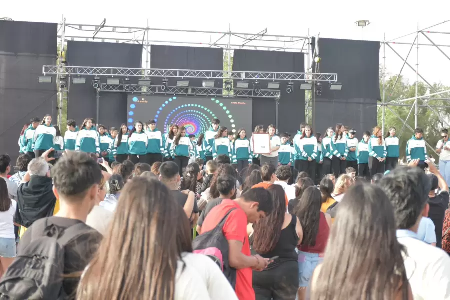 Festejos Mes de la Juventud en Lavalle.