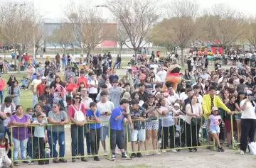 Lavalle celebró el mes de la juventud con tres días de música, farándula y festejos estudiantiles