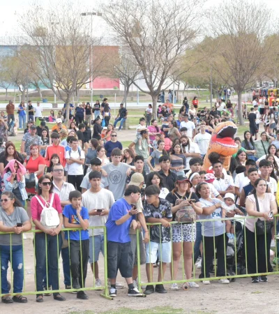 Festejos Mes de la Juventud en Lavalle.