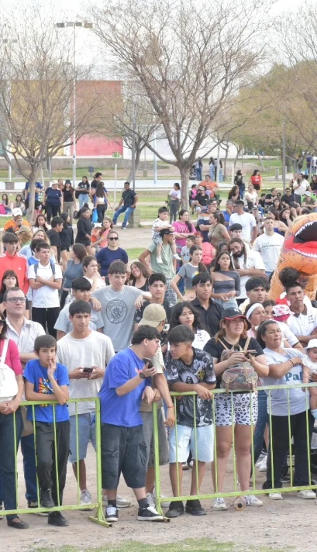 Festejos Mes de la Juventud en Lavalle.