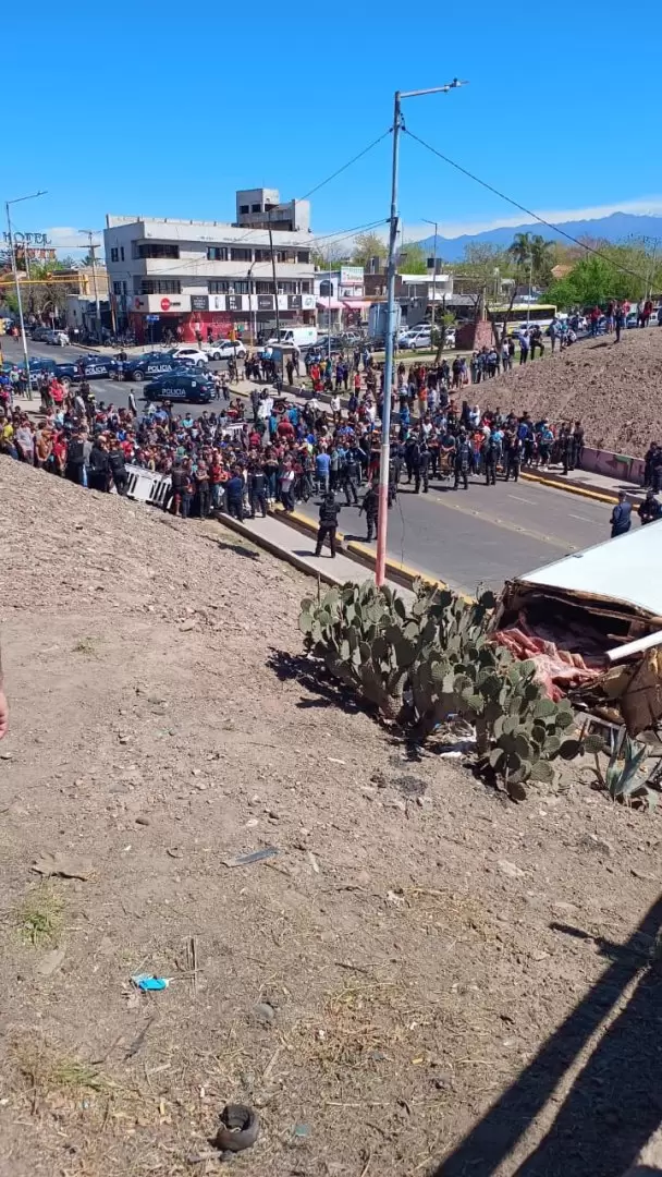 Volcó un camión de carne/ Fuente: Alejandro Constanzo