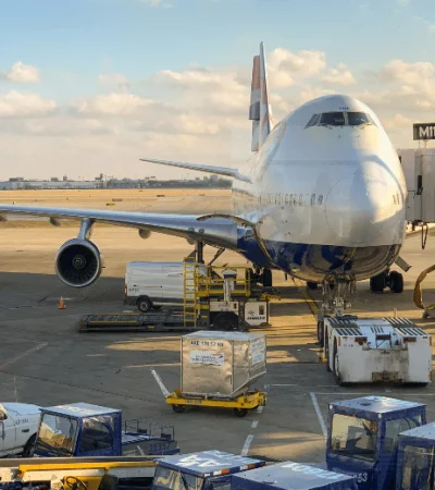 Toneladas de mercadería. Es lo que podrán transportar los aviones afectados a estos vuelos.