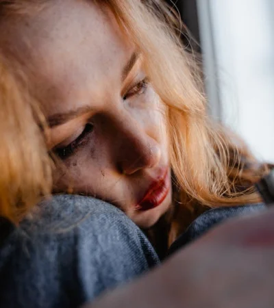 La madurez comienza cuando dejamos de esperar que la realidad se ajuste a nuestras fantasías.