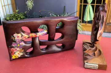 Artistas exponen pinturas y esculturas en un espacio diferente