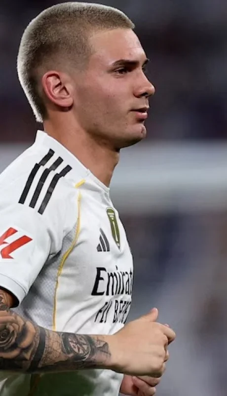 Franco Mastantuono estará bastante tiempo fuera de las canchas.