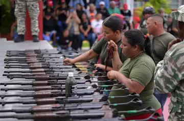 El chavismo evalúa declarar el "estado de conmoción exterior" y poner el país en pie de guerra