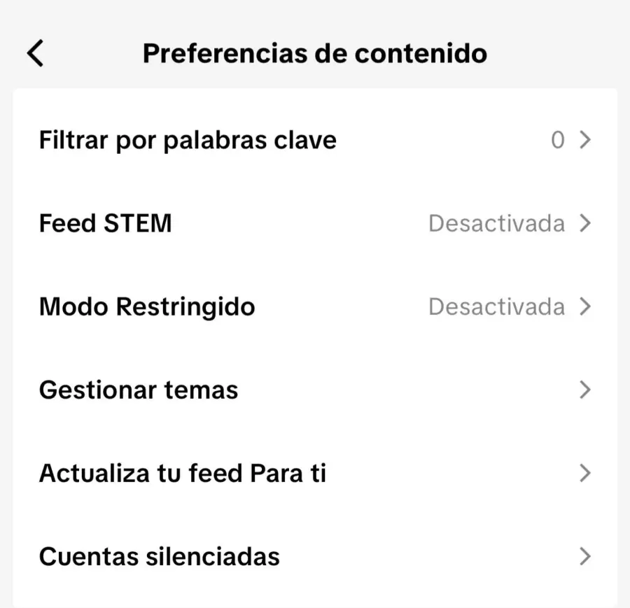El apartado de preferencias de contenido se encuentra en el menú de ajustes y privacidad.