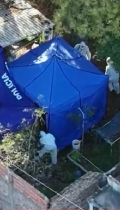 Operativo en el que fueron encontrados los cuerpos de las tres amigas desaparecidas en La Matanza/ Fuente: Google