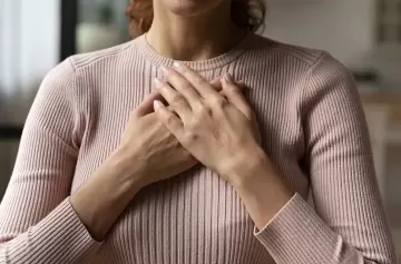 Una mujer muere cada 11 minutos: la enfermedad silenciosa que se está ignorando