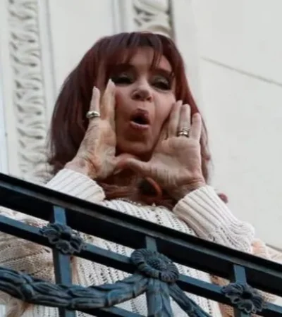 Cristina Kirchner verá recortadas las posibilidades de recibir gente en su departamento. (Foto: web)