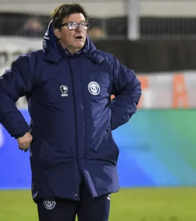 Alfredo Berti tiene que meter un cambio obligado.