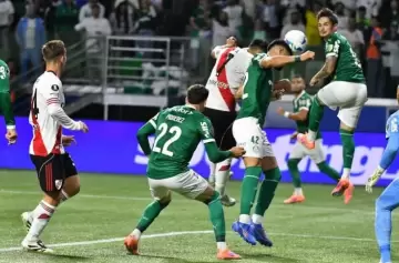 River batalló, pero no pudo ante Palmeiras en Brasil